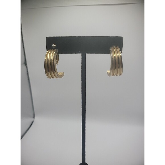 Vintage Napier Gold Tone Clip On Screw Back Earrings Womens Jewelry Costume - Picture 1 of 12